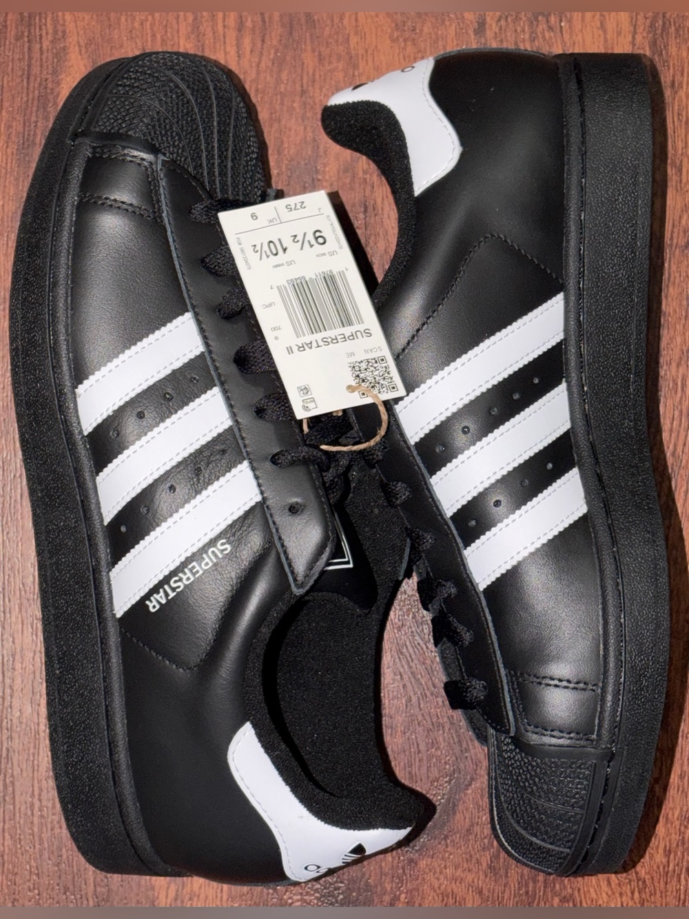 Adidas size 9.5 Superstar Men’s Sneakers